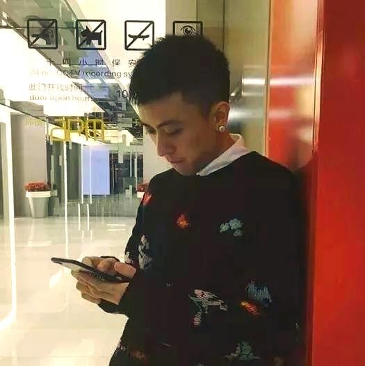 秦奋与王思聪：财富传说的谜与传奇