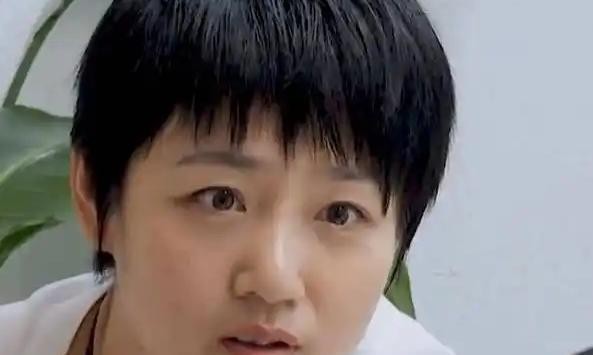 于谦现状：为郭德纲打工多年，身价十亿，夫妻如同两代人般相处