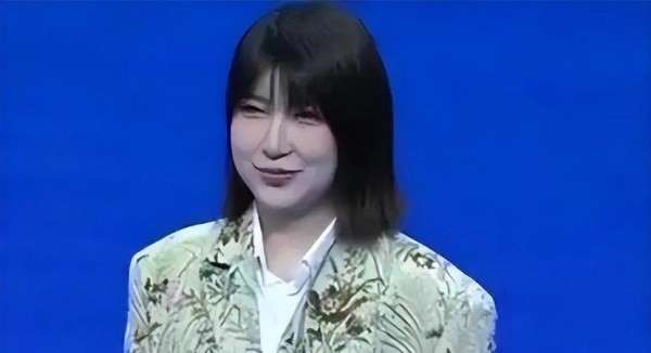 网红“多肉饱饱”涉嫌诈骗：租来的豪车、P图的存款，“她画的大饼永远有人相信”