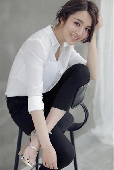 李保田是她的贵人，张嘉译是她的“真命天子”，而胡歌只算闺蜜！