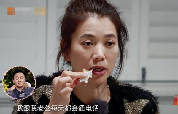 老公接电话敷衍？袁咏仪的方法堪称教科书，怪不得张智霖这么爱她