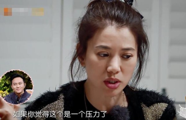 老公接电话敷衍？袁咏仪的方法堪称教科书，怪不得张智霖这么爱她