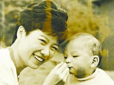 女作家亦舒拒认19岁与前夫所生儿子蔡边村
