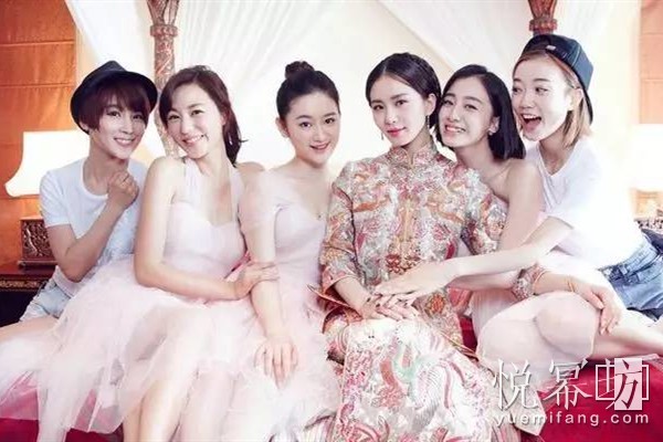 伴娘服暴露娱乐圈女星的关系，杨幂真心，杨颖有心机