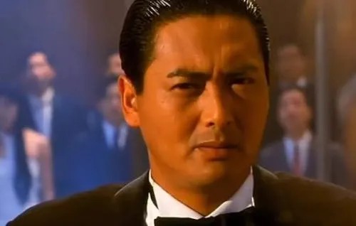 周润发的老婆是哪个叫什么名字(周润发什么时候进入演艺圈的)