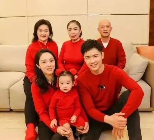 董璇说自己结婚给高云翔发了微信 尊重与放手
