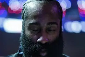 命运向哈登开着漫长的玩笑,但他却始终在向命运顽强抗争! #哈登 #伦纳德 #快船 #dou来nba #抖音创作季视频封面