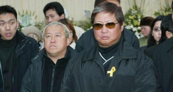 生前为朋友散尽家财，去世时家人没钱办丧礼，整个娱乐圈为他捐款
