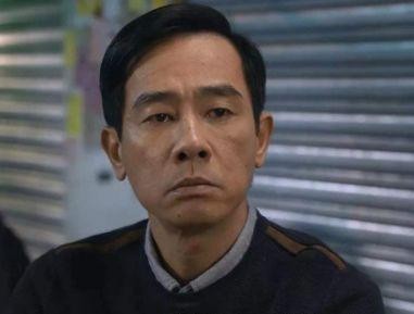 他死后家人没钱办葬礼，200位明星亲临悼念，捐款让其下葬