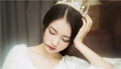女友与亲戚发生争执，我该如何应对？