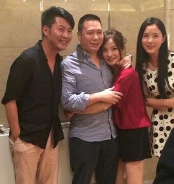 赵薇为什么16年不愿意公开自己的儿子？赵薇黄有龙继子是谁