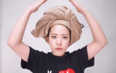 怎么用毛巾包头发？如何用毛巾包头发图解