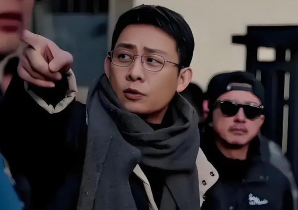 退圈风波只过俩月，47岁张译官宣喜讯，全网恭喜，终于等到这一天