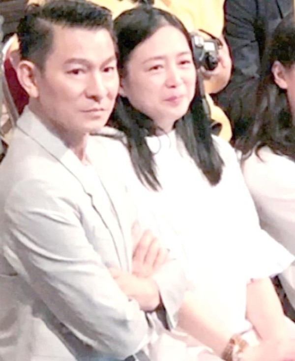 明星婚姻的保密策略与隐婚背后的故事