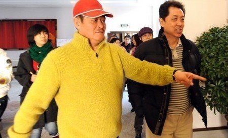 赵本山：宴请圈内朋友，谈电影合作