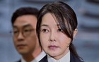 手铐加身却全程沉默，金建希庭审现场细节颠覆想象