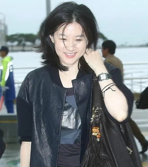 李英爱的老公郑豪泳个人资料(李英爱小三上位是怎么回事)