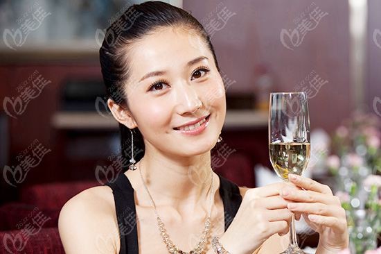 杨紫陈法拉撞脸