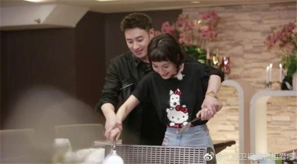 吴昕私下不联系潘玮柏是炒作吗,吴昕澄清和潘玮柏关系称只是好友