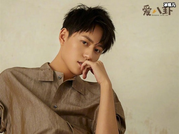 秦俊杰李玥为什么不同姓