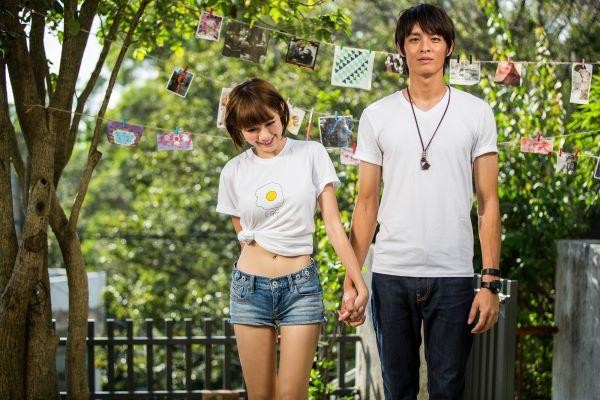 跟男生牵手