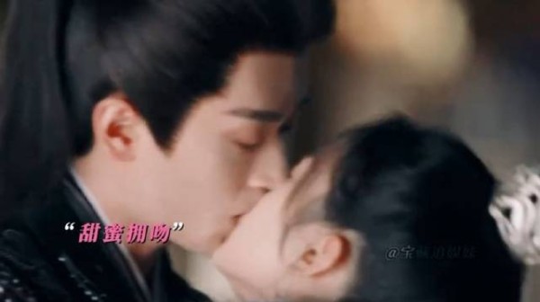 “我喜欢月亮,月亮不知道”“现在月亮是你的了”周也 丞磊