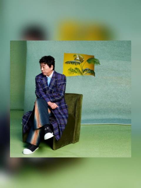 魏建军首拍时尚大片挑战叔系男神造型,回应不代言自家产品