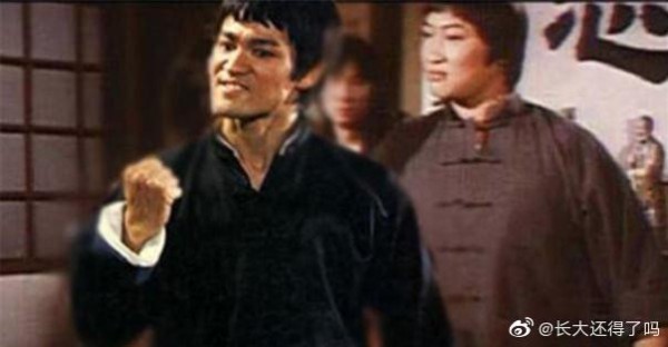当年李小龙一脚，让巨星洪金宝，心服口服，现在他生活怎么样呢？