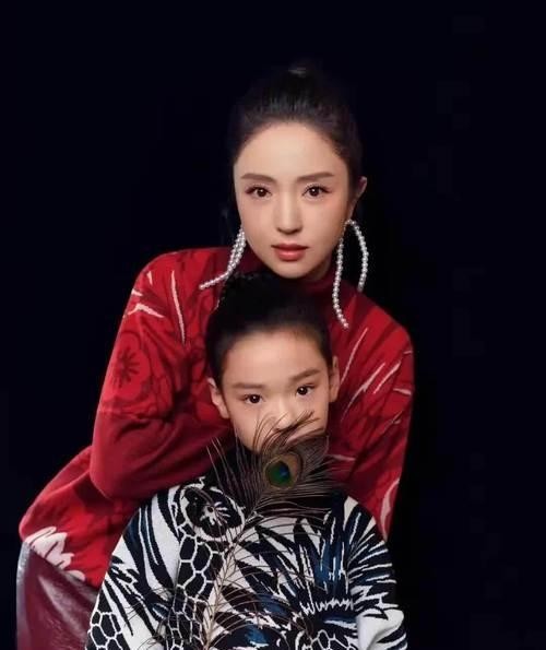 董璇戳中了中女二婚的普世难题 高龄二胎的选择困境