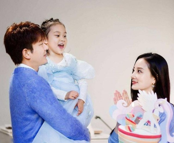 贾乃亮离婚后，又一男星宣布结束14年婚姻，评论都炸锅了