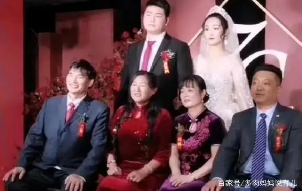 大衣哥儿媳不图钱财，只为爱情，富养女嫁入明星家庭底气十足