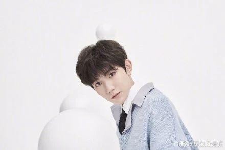 王源和肖战小时候还是邻居，原来重庆帅哥明星这么多？