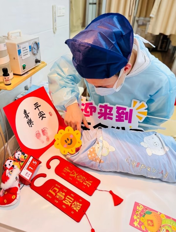 恭喜！全红婵师哥喜得贵子，奥运冠军集体道贺，婵宝：准备好抱了