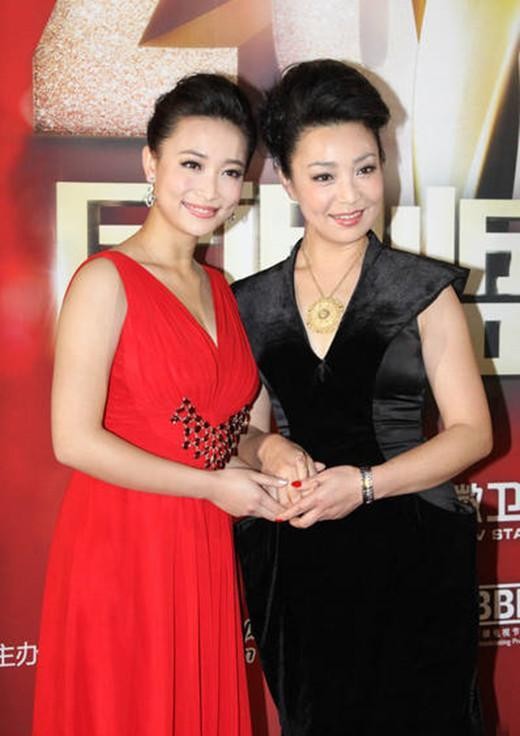 娱乐圈里的明星母女, 看看你认识几对, 有的神似两姐妹