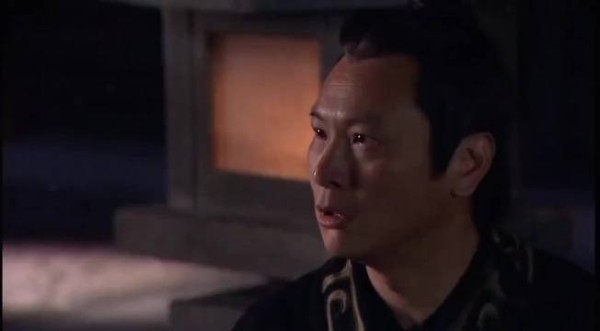 易小川对得起很多人唯独对不起他，他对不起所有人唯独对得起易小川