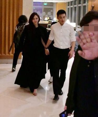 李菲儿时隔八年首度回应与黄晓明分手原因，却打脸了郑爽和唐嫣