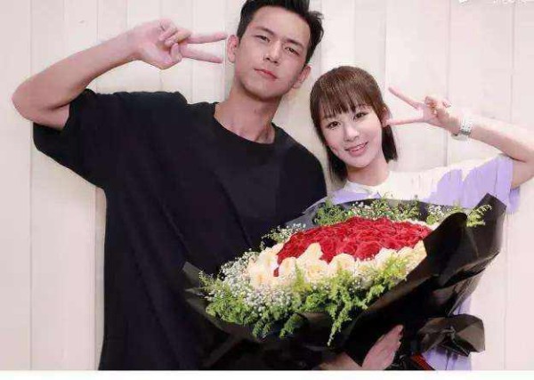 李现见邓伦第一反应是什么？深扒两人私下真实关系如何有竞争吗？