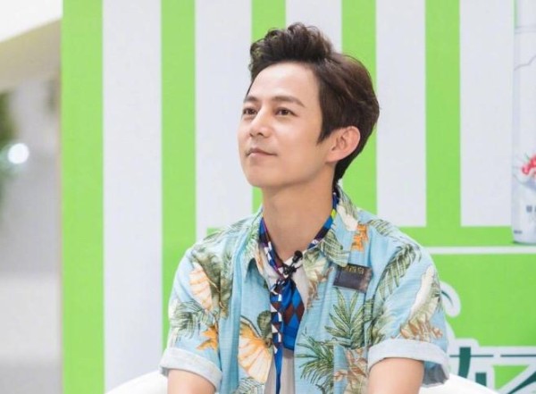 何炅近期新闻(何炅赵丽颖接吻哪一期偶像来了)