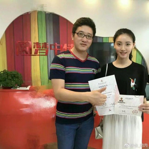 王思聪晚上发私信撩妹，妹子问他是不是被盗号了，思聪这么回答的