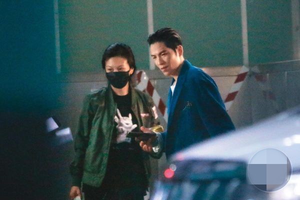 萧敬腾与经纪人