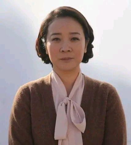 理性看待“陈小艺”事件，因为演员也是凡人！
