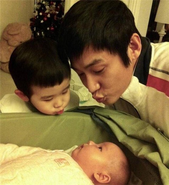 陆毅老婆和郭京飞老婆是什么关系 姐妹花：陆毅第三胎什么时候生