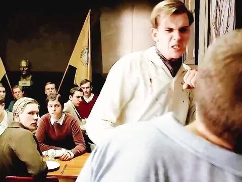 不要轻易招惹别人，因为你永远不知道别人的底牌