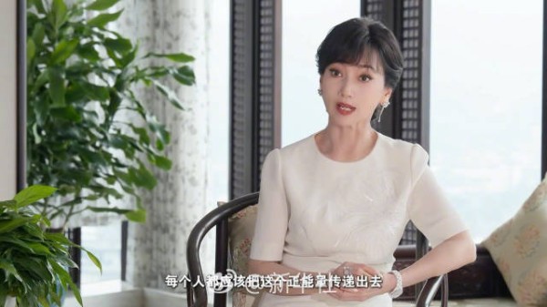 赵雅芝<a target=