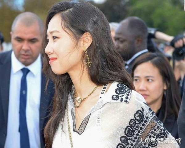 她地位不输全智贤, 曾被观众说长得老, 却是无数人心中的女神