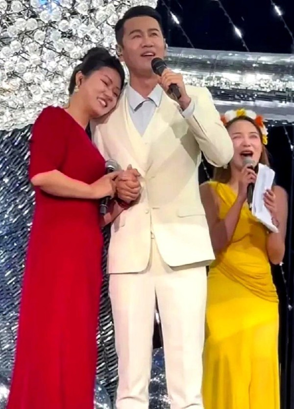 罗姣直播再澄清，徐子崴只是合作伙伴，究竟还藏着啥秘密？