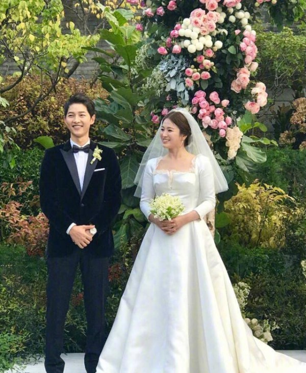 帝王人物：宋仲基和宋慧乔的完美婚姻，男神女神的美好爱情