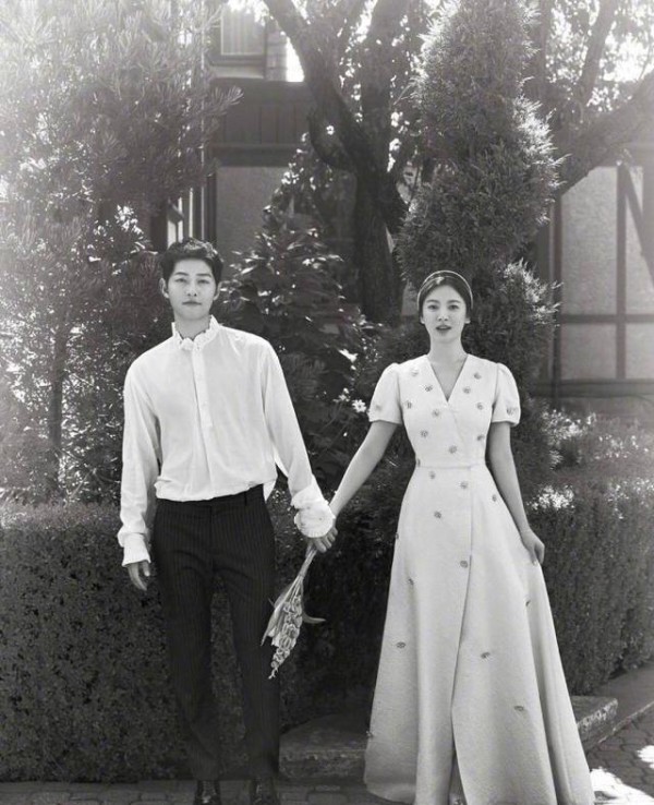 帝王人物：宋仲基和宋慧乔的完美婚姻，男神女神的美好爱情
