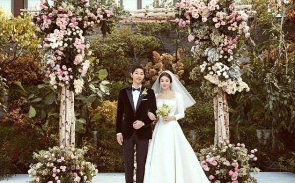 帝王人物：宋仲基和宋慧乔的完美婚姻，男神女神的美好爱情