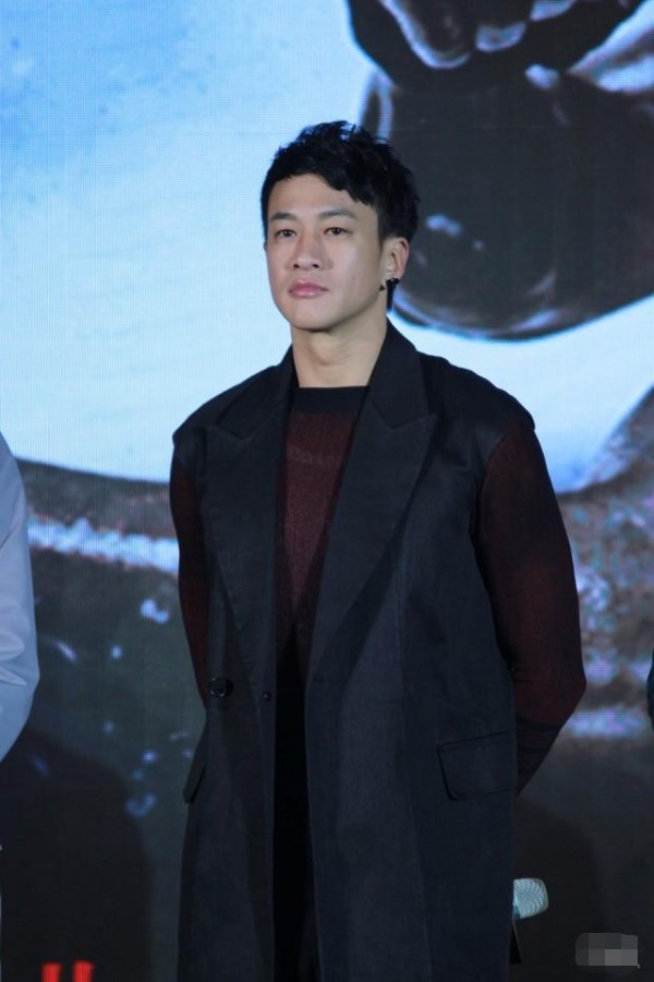 他颜值完胜黄晓明，新剧靠孙俪大火，今身家过亿座驾很豪华